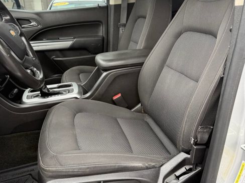 Used 2016 Chevrolet Colorado LT w/ LT Convenience Package image 9