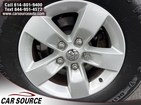 Used 2017 RAM 1500 Classic SLT AWD/4WD image 18
