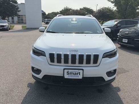 Used 2021 Jeep Cherokee Latitude Plus AWD/4WD image 2