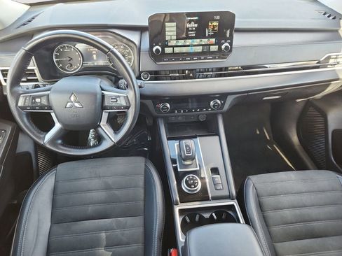 Used 2024 Mitsubishi Outlander SE image 10