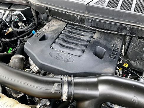 Used 2023 Ford F150 XLT image 30