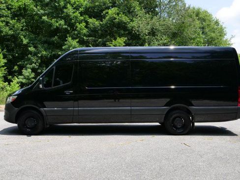 Used 2022 Mercedes-Benz Sprinter 2500 image 36