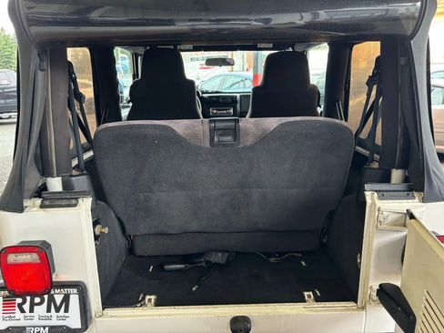 Used 2004 Jeep Wrangler X image 19