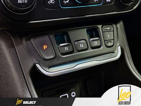 Used 2021 GMC Terrain SLT AWD/4WD image 19