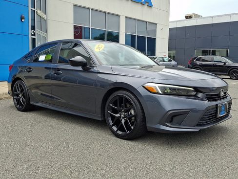 Used 2023 Honda Civic Sport image 3
