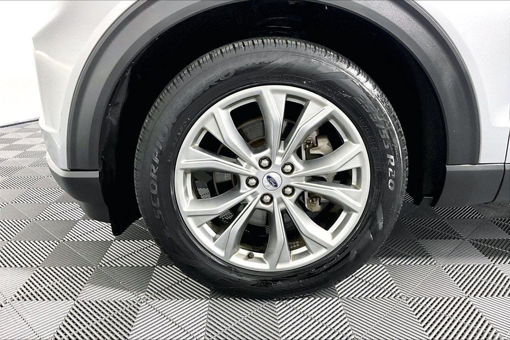 Certified 2023 Ford Explorer Limited RWD image 8