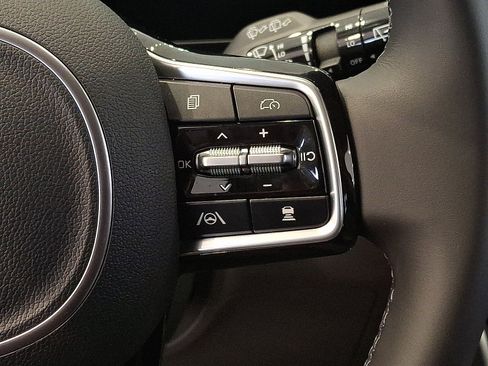 New 2026 Kia Carnival EX FWD image 17
