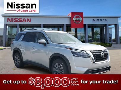 New 2025 Nissan Pathfinder SV w/ SV Premium Package