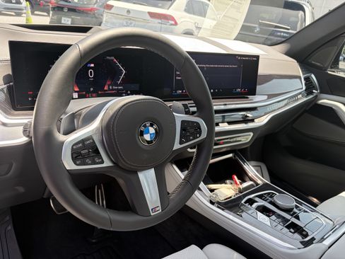Used 2026 BMW X5 xDrive40i w/ M Sport Package AWD/4WD image 11