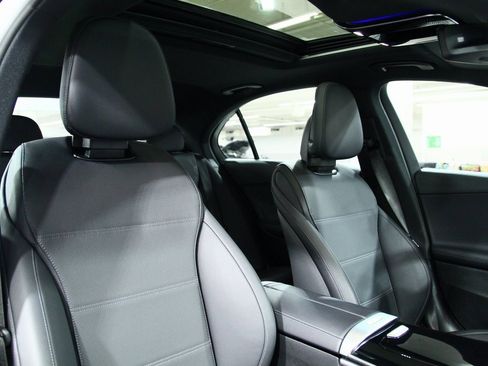 Used 2025 Mercedes-Benz C 300 4MATIC Sedan image 23