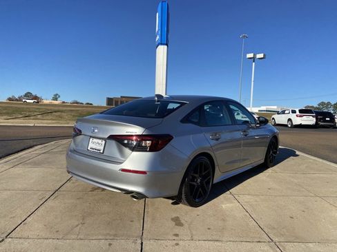 Used 2025 Honda Civic Sport image 10
