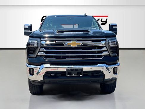 Used 2024 Chevrolet Silverado 2500 LTZ w/ LTZ Plus Package AWD/4WD image 2