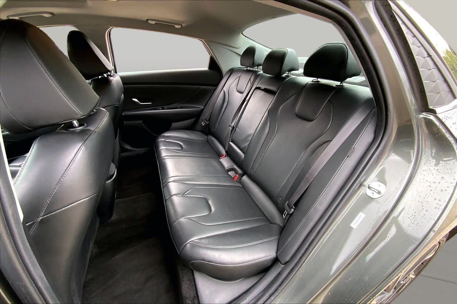 Used 2025 Hyundai Elantra Limited FWD image 21
