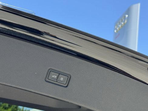 Used 2024 Audi RS Q8 image 21