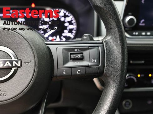 Used 2023 Nissan Rogue S AWD/4WD image 16