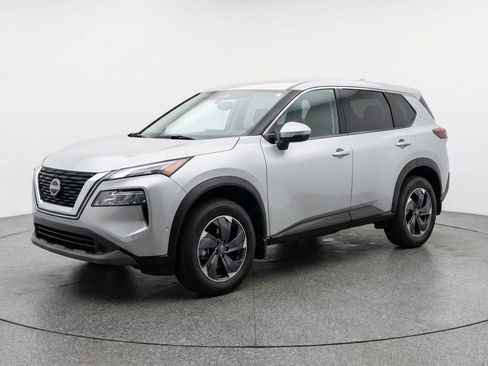 Used 2025 Nissan Rogue SV AWD/4WD image 3