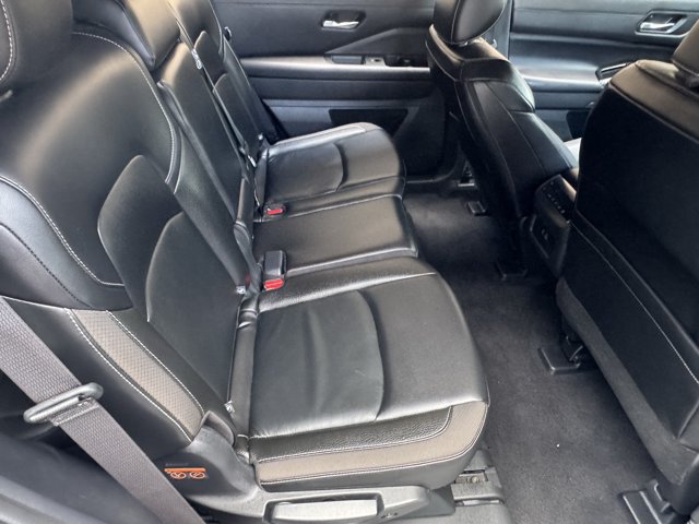 Used 2023 Nissan Pathfinder SL AWD/4WD image 20