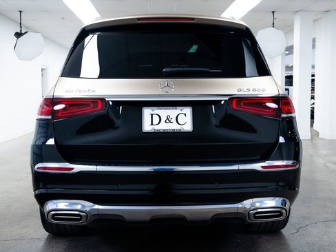 Used 2023 Mercedes-Benz Maybach GLS 600 4MATIC image 5