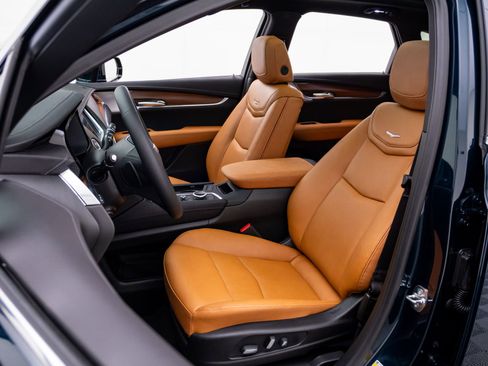 New 2026 Cadillac XT5 Premium Luxury w/ Driver Assist Package AWD/4WD image 17