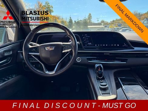 Used 2023 Cadillac Escalade ESV Sport Platinum w/ LPO, ONYX Package image 16