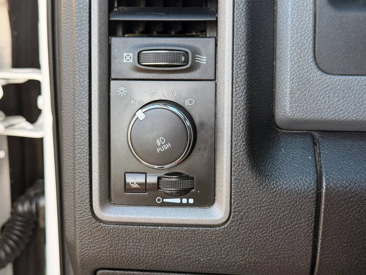 Used 2014 RAM 1500 Express AWD/4WD image 45