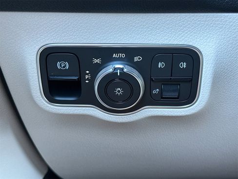 New 2025 Mercedes-Benz GLB 250 4MATIC image 29