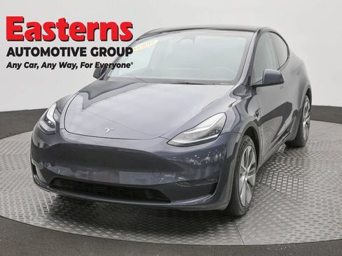 Used 2022 Tesla Model Y Long Range AWD/4WD image 1