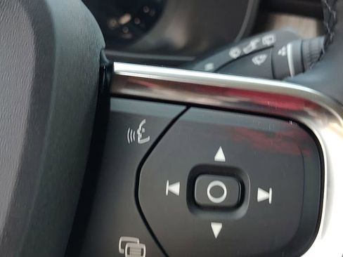 New 2026 Volvo XC40 B5 Core AWD/4WD image 15