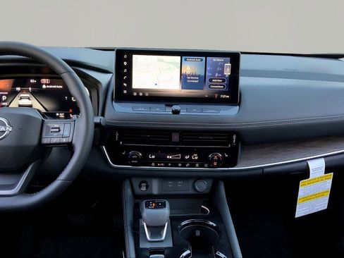 New 2026 Nissan Rogue Platinum AWD/4WD image 9