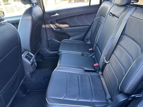 Certified 2022 Volkswagen Tiguan SEL R-Line image 32
