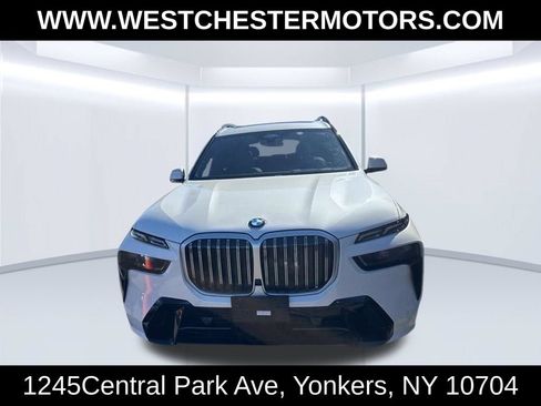 Used 2024 BMW X7 xDrive40i w/ M Sport Package AWD/4WD image 2