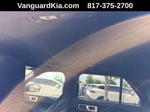 Used 2020 Ford Explorer XLT image 25