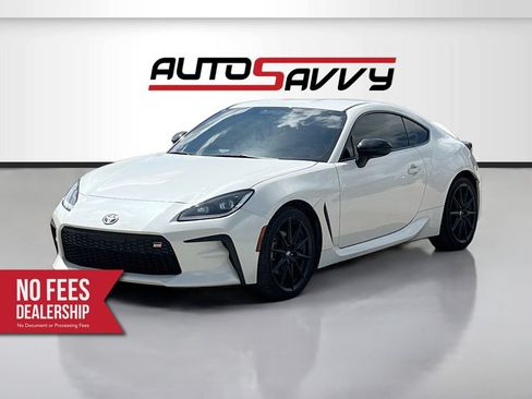 Used 2024 Toyota GR86 Premium RWD image 3