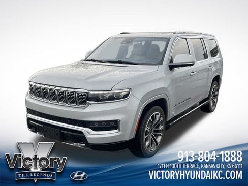 Used 2022 Jeep Grand Wagoneer Series III w/ Rear Seat Video Group 1 AWD/4WD image 1