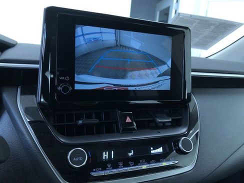 Certified 2025 Toyota Corolla LE image 27