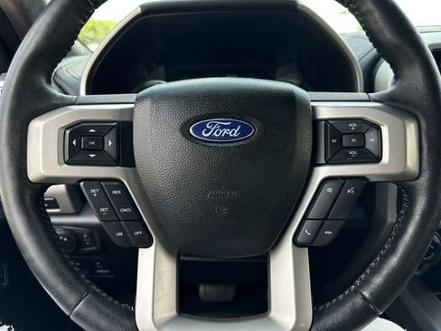 Used 2018 Ford F150 Lariat w/ Equipment Group 502A Luxury AWD/4WD image 20