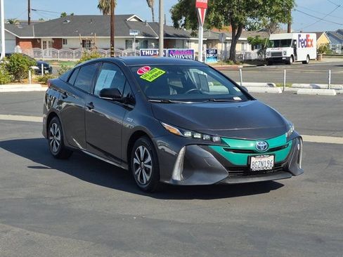 Used 2018 Toyota Prius Prime Premium w/ Carpet Mat Package FWD image 3