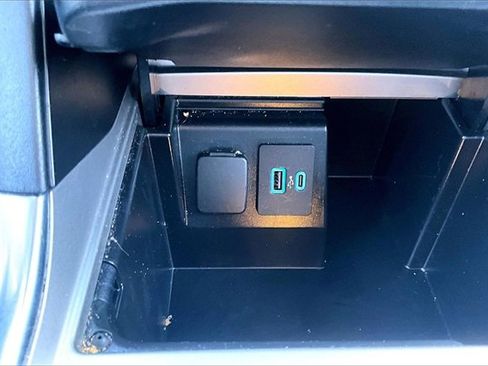 Used 2024 Ford Explorer XLT w/ Equipment Group 202A image 35