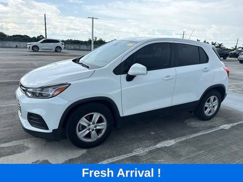Used 2020 Chevrolet Trax LS FWD image 1