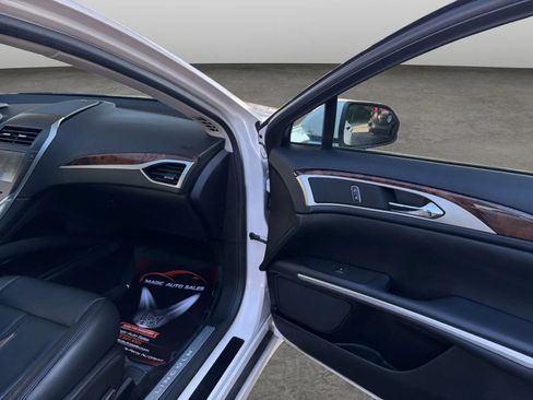 Used 2015 Lincoln MKZ AWD w/ Equipment Group 101A Select image 19