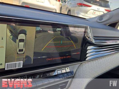 Used 2026 Toyota Camry XLE w/ Premium Plus Package image 9