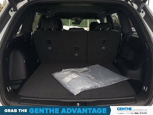 New 2025 Jeep Grand Cherokee Limited image 26