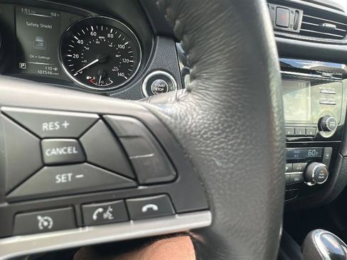 Used 2017 Nissan Rogue SV w/ Midnight Edition FWD image 39