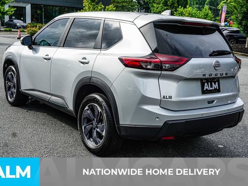 Used 2025 Nissan Rogue SV FWD image 5