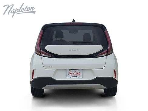 Used 2025 Kia Soul LX w/ LX Technology Package FWD image 4