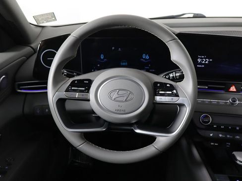 Used 2025 Hyundai Elantra SEL FWD image 7