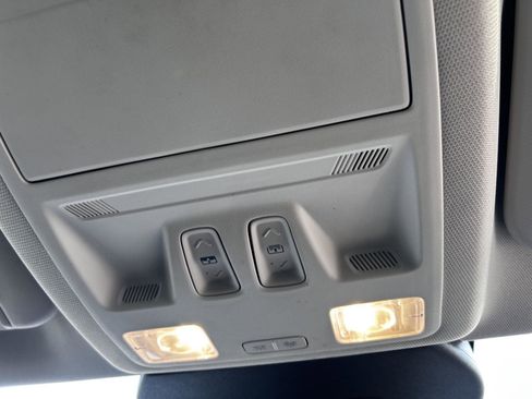 Used 2022 Ford Escape Titanium image 29