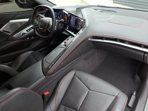 Used 2022 Chevrolet Corvette Stingray Premium Conv w/ Z51 Performance Package image 10