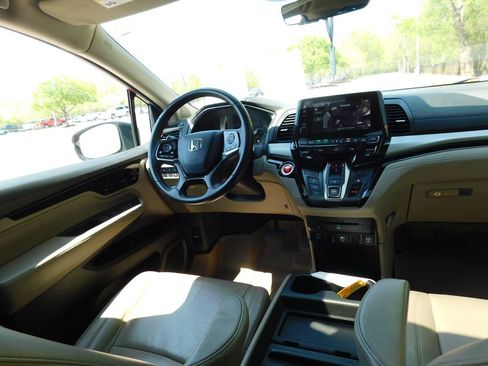 Used 2023 Honda Odyssey Touring image 7