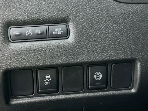 Used 2024 Nissan Murano SV w/ SV Midnight Edition Package image 16